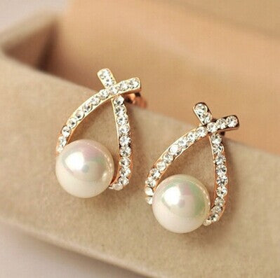 Fashion Gold Crystal Stud Pearl Earrings For Woman